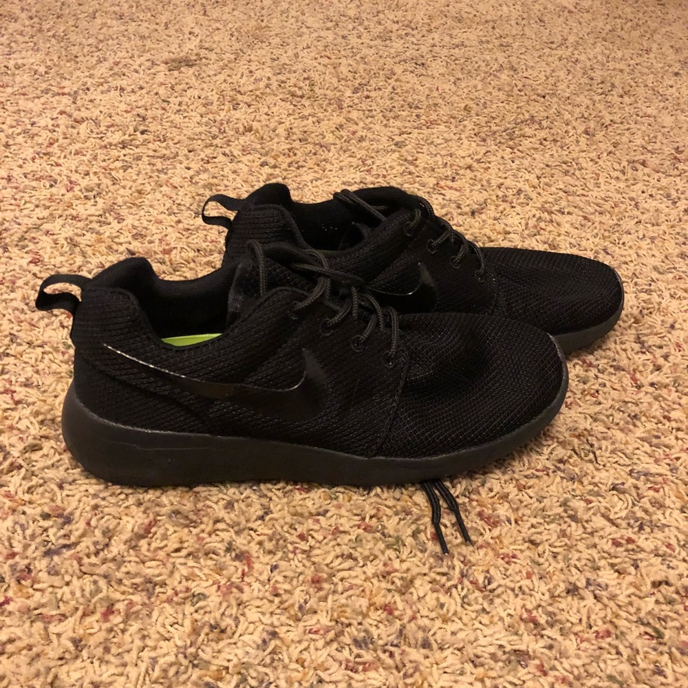 Nike roshes